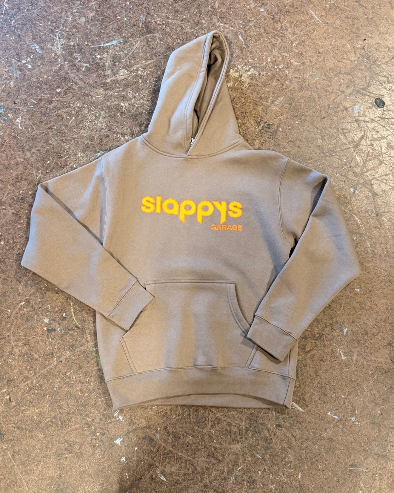 Team Hoodie in Brown
