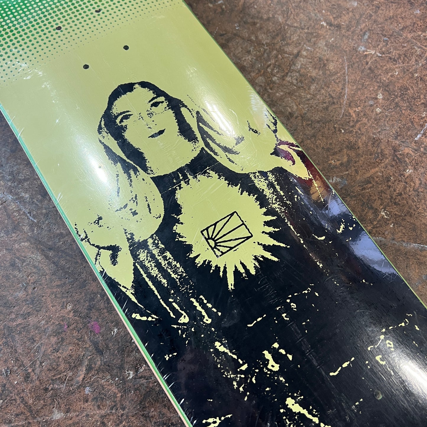 Merry Rassvet Deck 8.25